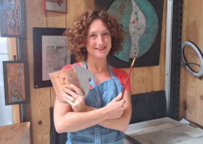 Muriel Carcagno artisan d'art et artiste graveuse ornementale sur métal et émailleuse sur cuivre. Anglet Bayonne PAYS BASQUE