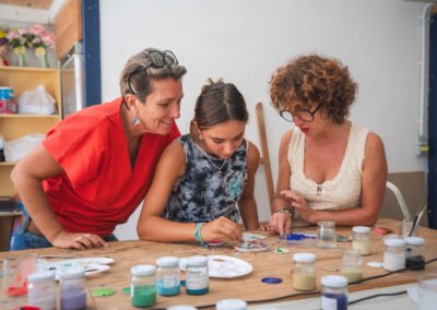 Atelier de création d’une parure ou d’un médaillon en émail sur cuivre, avec accompagnement des participants